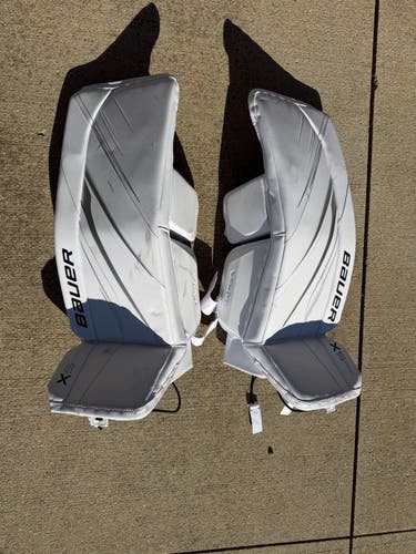 33" Bauer Vapor X5 Pro Goalie Leg Pads (Used)