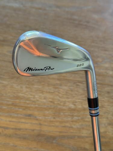 Mizuno Pro 225 4-iron - Dynamic Gold X100 shaft (xtra stiff)