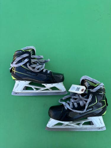 Intermediate Bauer GSX Hockey Goalie Skates Regular Width Size 4.5
