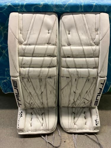 White 32" Senior True Catalyst 7X3 Goalie Leg Pads (Used)