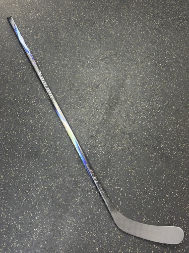 Bauer Vapor Flylite Left Hand P92 30 Flex (New) Stick Item#CCFL3
