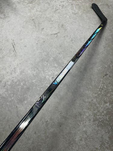 87 Flex P92M Senior Bauer Proto R Left Hand Hockey Stick Pro Stock (Used)