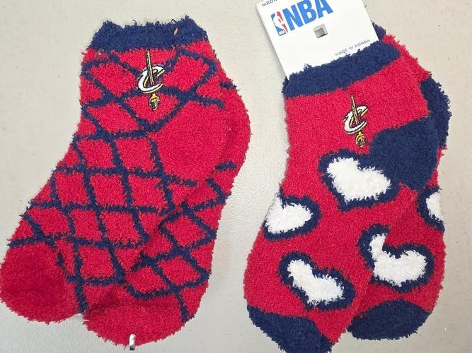 ST13 Mens NBA CLEVELAND CAVALIERS Crew Socks Lot of 2 Pair MEDIUM New