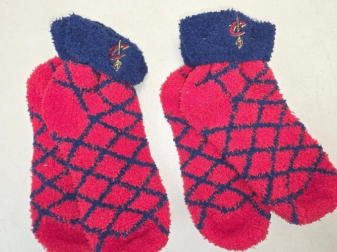 ST16 Mens NBA CLEVELAND CAVALIERS Crew Socks Lot of 2 Pair MEDIUM New