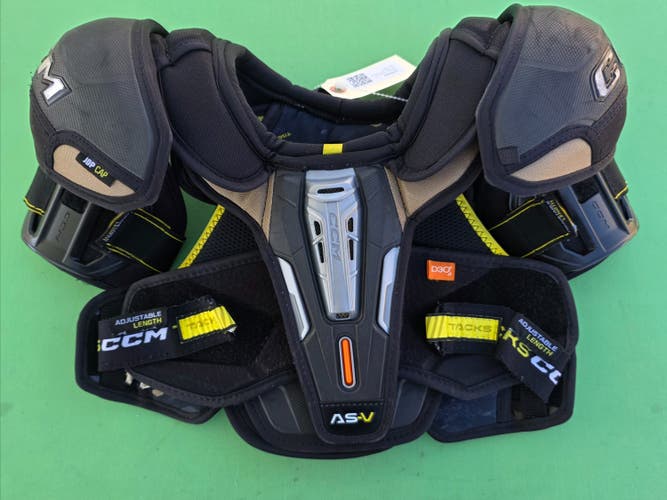 Medium Junior CCM Tacks AS-V Shoulder Pads