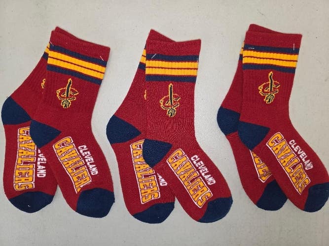 ST30 NBA CLEVELAND CAVALIERS Crew Socks Lot of 3 Pair YOUTH 1-3 New