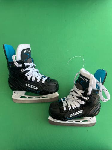 Youth Bauer XLP Hockey Skates 8 (Used)