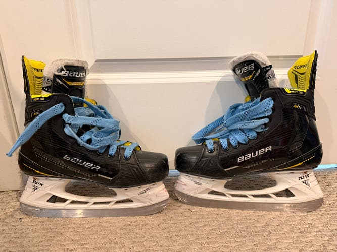 Bauer Supreme M4 - Intermediate Size 5.5 - Fit 2
