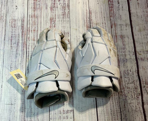 White Large Nike Vapor select Lacrosse Gloves (Used)