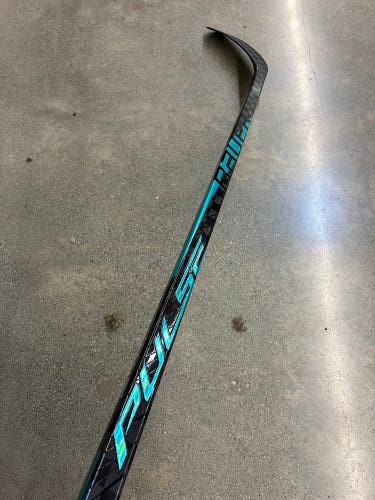 Senior Bauer Pulse Hockey Stick Right Handed P88 77 Flex (Used)