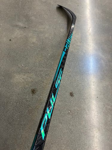 Senior Bauer Pulse Hockey Stick Right Handed P88 77 Flex (Used)