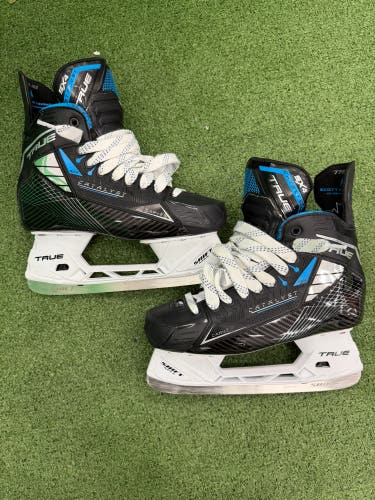 True Catalyst 5x4 Hockey Skates | Size 8.5W