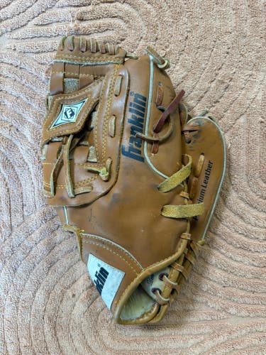 Brown Franklin Fieldmaster RH Baseball Glove 11.5" (Used)