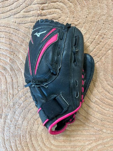 Black Mizuno Finch RH Softball Glove 11" (Used)