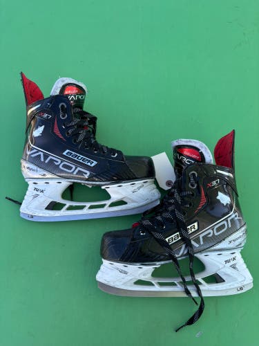 Intermediate Bauer Vapor X3.7 Hockey Skates Regular Width Size 5