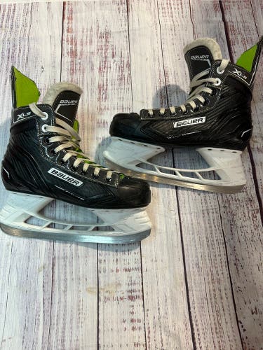 Intermediate Bauer X-LS Hockey Skates Regular Width Size 4 (Used)