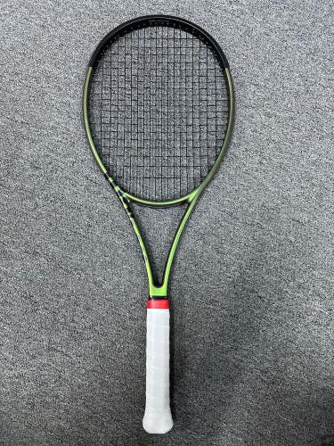 NEW Wilson Blade 98 v8 Noir (All-Black Edition) - 16x19 - 4 1/4