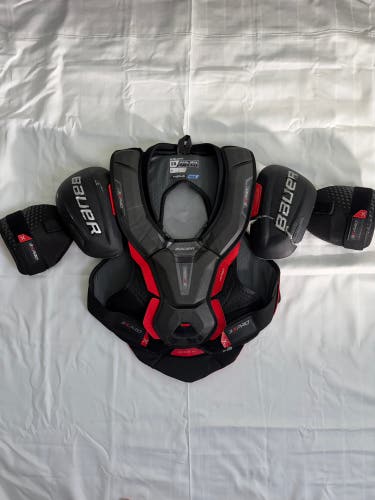 Men's Medium Senior Bauer Vapor 3X Pro Shoulder Pads (Used)