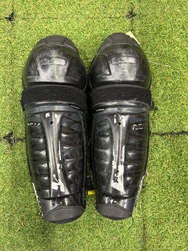 Junior CCM Tacks AS-V Shin Pads 11" (Used)