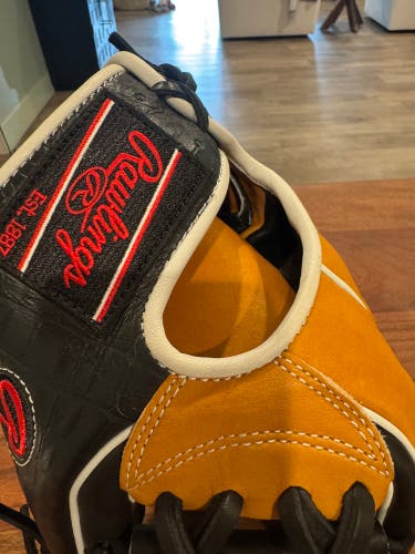 2022 Rawlings Heart of the Hide RH Infield Baseball Glove 11.5" (Used)