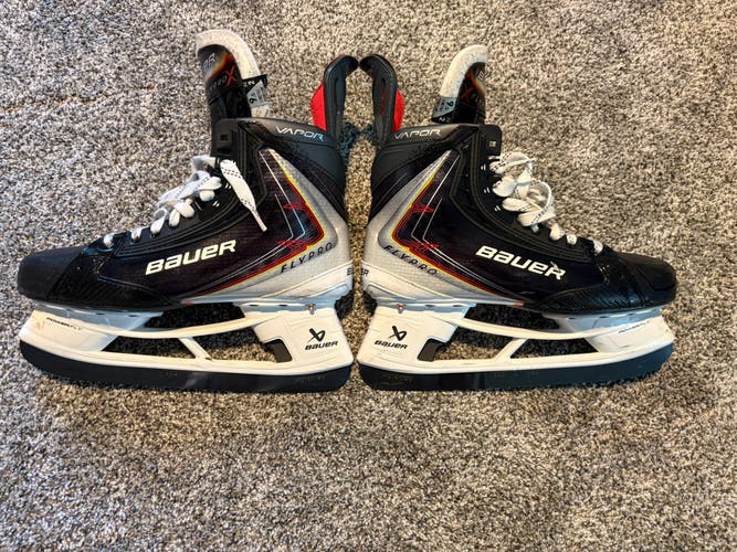 2025 Bauer Vapor Flypro Hockey Skates 9.5 (New)