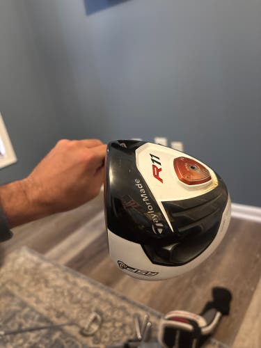 Men's 2011 TaylorMade R11 Right Handed Driver Stiff Flex 9 Loft (Used)