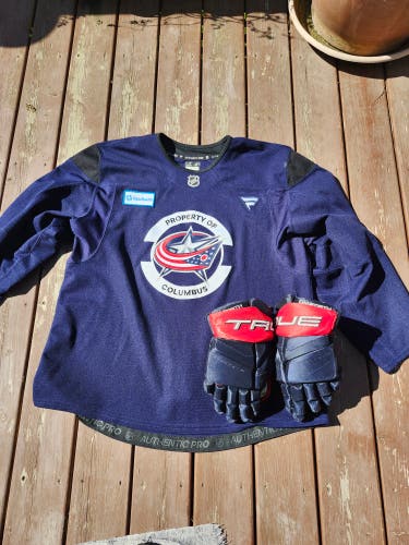 CBJ True 14" gloves Fanatics 58 Practice Jersey