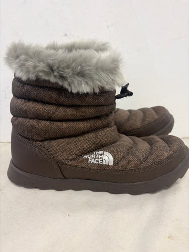 Brown Women's Size M 7.0 (W 8.0) Adult The North Face Boots (Used)