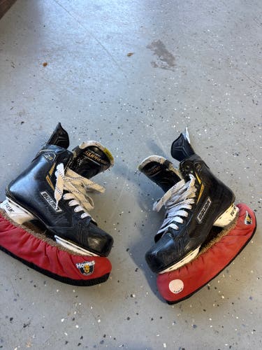 2018 Bauer Supreme 2S Hockey Skates Regular Width Pro Stock 9.5 (Used)
