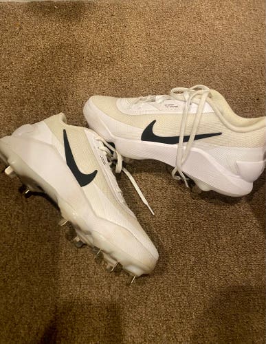 White Men's Size M 9.5 (W 10.5) Adult Nike Low Top Metal (New)