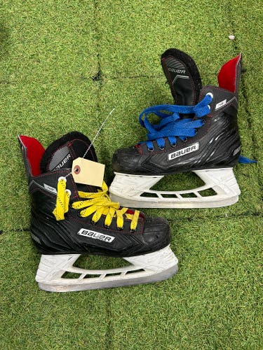 Junior Bauer NS Hockey Skates Regular Width Size 2 (Used)