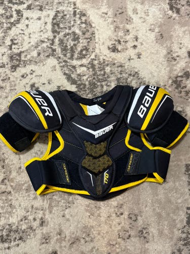 Small Junior Bauer Supreme S170 Shoulder Pads (Used)