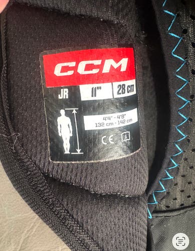 Junior CCM JetSpeed FT6 11" Shin Pads (Used)