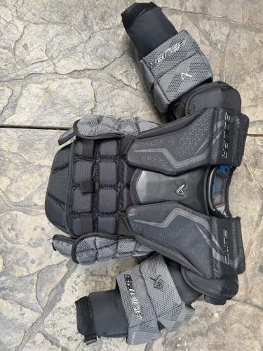 XS 2025 Bauer Elite Goalie Chest Protector (Used)
