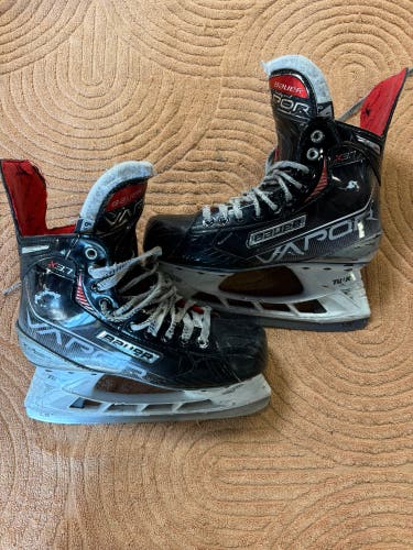 Intermediate Bauer Vapor X3.7 Hockey Skates Regular Width 6.5 (Used)