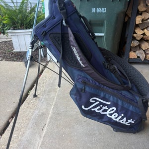 Men's Titleist Bag (Used)