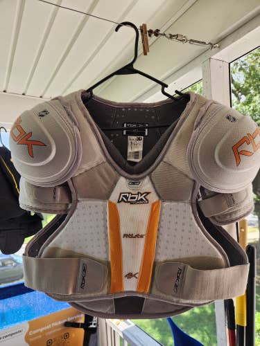 Men's XL/XXL (Size 6) Senior Reebok 4K Shoulder Pads (Used)