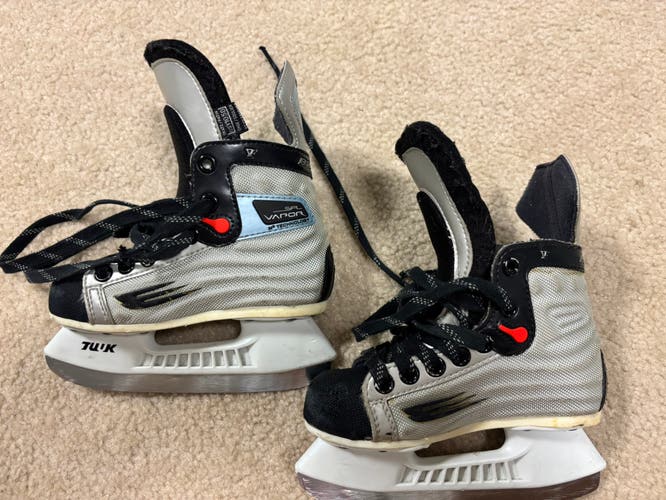 Youth Bauer Vapor SFL Hockey Skates Regular Width 10.5 (Used)