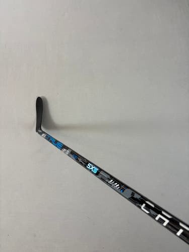 New 30 Flex T28 Youth True Catalyst 5X6 Right Hand Hockey Stick