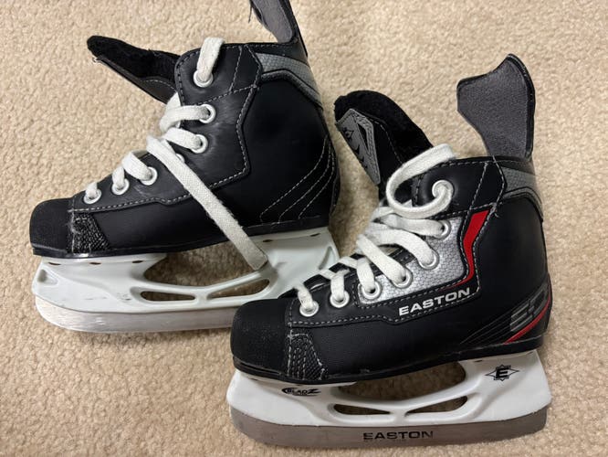 Youth Easton Hockey Skates Regular Width 12 (Used)