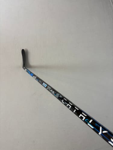 New 50 Flex T28 Junior True Catalyst 5X6 Right Hand Hockey Stick
