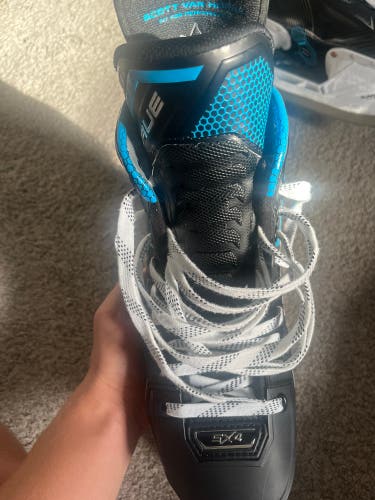 2024 True Catalyst 5x4 Hockey Skates Regular Width 9 (New)