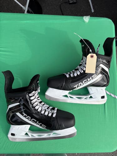 New CCM TACKS XR90 Hockey Skates | Senior 10 (Wide)