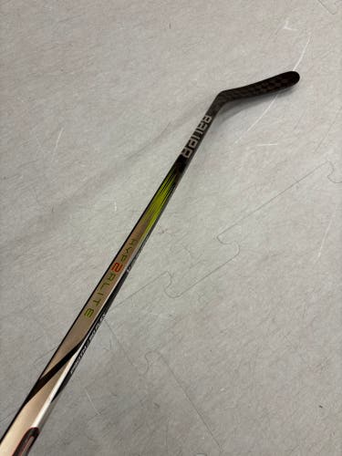 Junior Bauer Vapor Hyperlite 2 Hockey Stick Right Handed P90TM 50 Flex | 59"