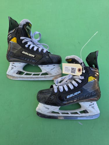 Junior Bauer Supreme 3S Pro Hockey Skates Regular Width Size 3.5 (Used)