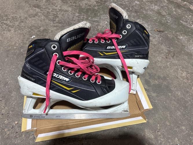 2015 Bauer Supreme One.7 Hockey Goalie Skates Extra Wide Width Size 5.5 (Used)