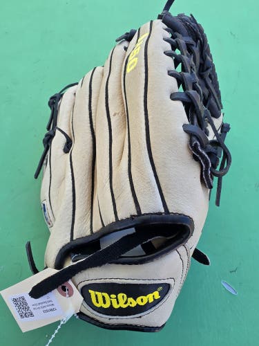 Wilson A450 RH Outfield Baseball Glove 12"
