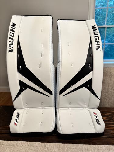 26" Vaughn Goalie Leg Pads (Used)