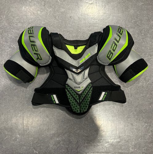 Senior Medium Bauer Supreme One.6 Shoulder Pads