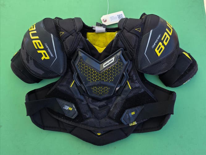 Medium Intermediate Bauer Supreme 3S Shoulder Pads (Used)